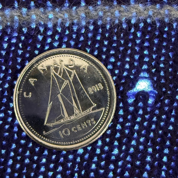 Banana Republic Extra Fine Merino Wool Scarf – Navy with Stripes - Picture 11 of 13